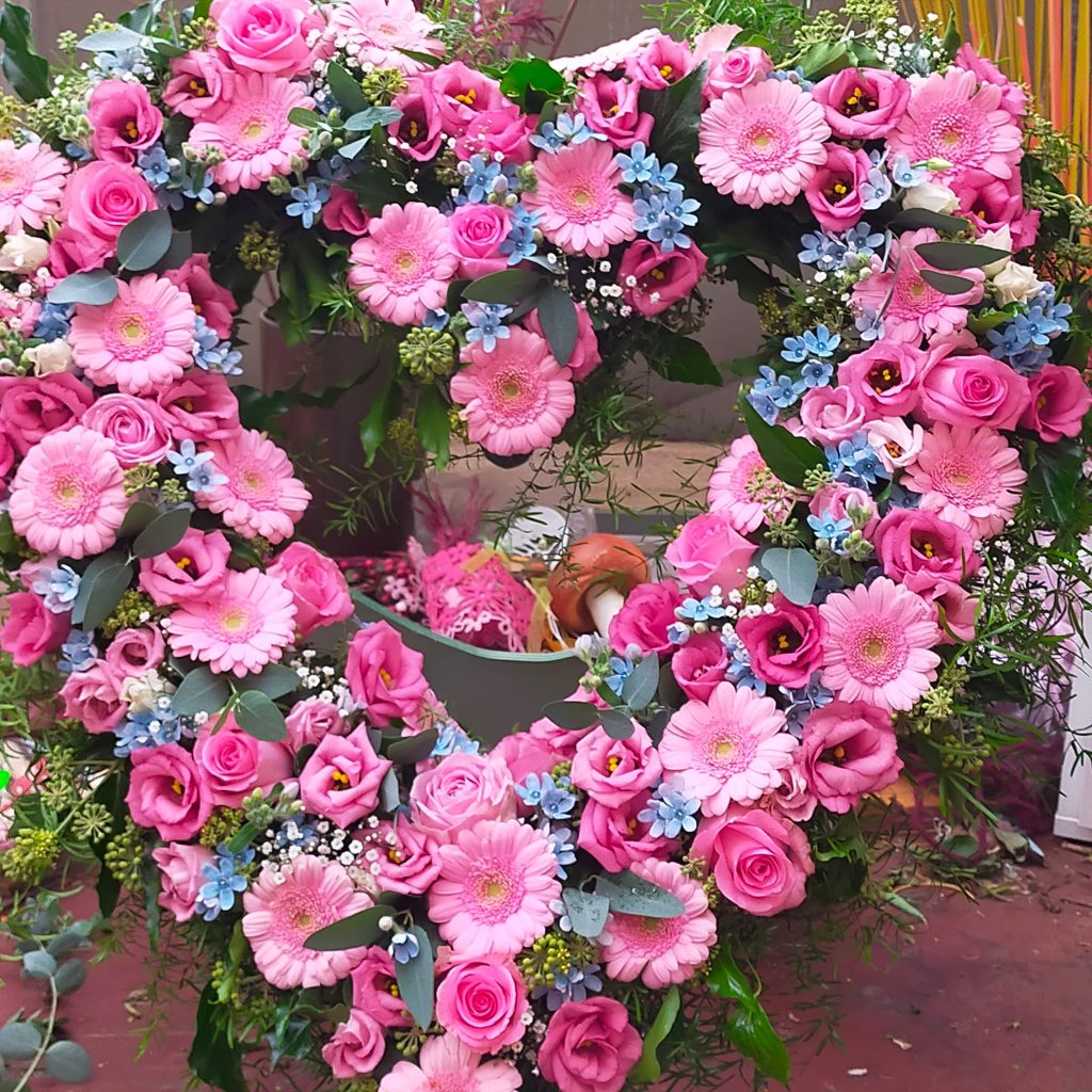 Gesteck Herz in Pink-Rosa